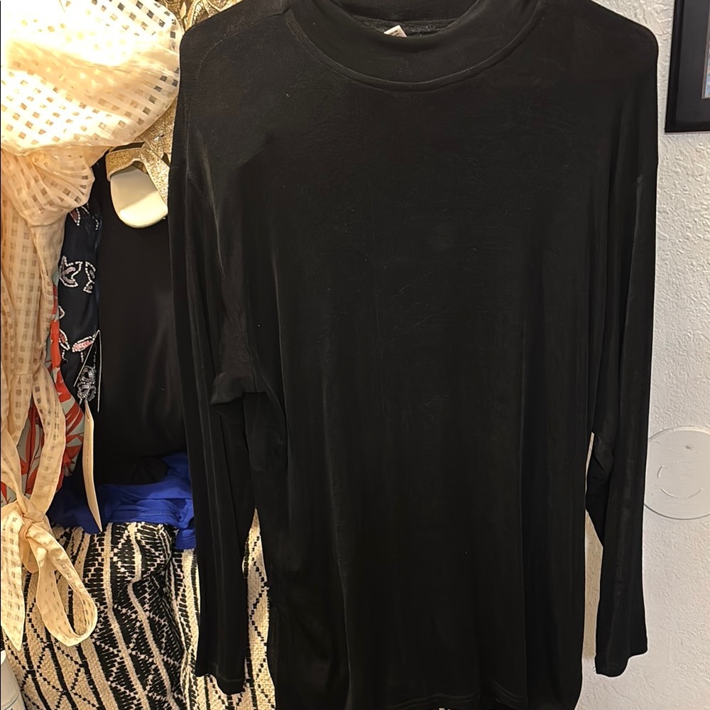 Black Long Sleeve Tee